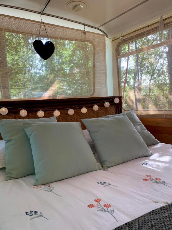 Magic Roof Top Bus With Big Bath In The Tree Forest! Hotel Mimizan Exterior photo